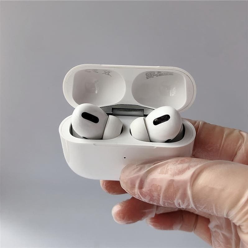 Airpods Pro 1:1 with wireless charging case